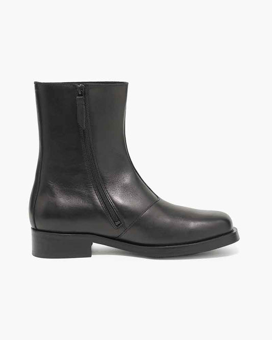 Black Leather Boots for Modern Daily Uniforms