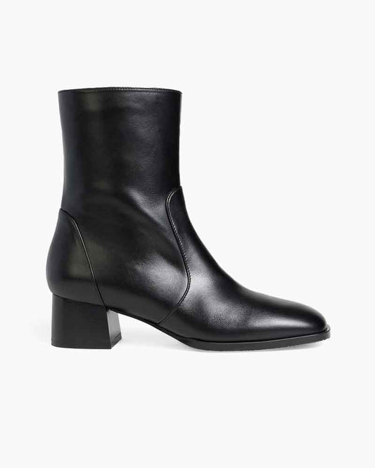 pre-salewomens-boutique-hopping-chic-minimalist-walking-booties