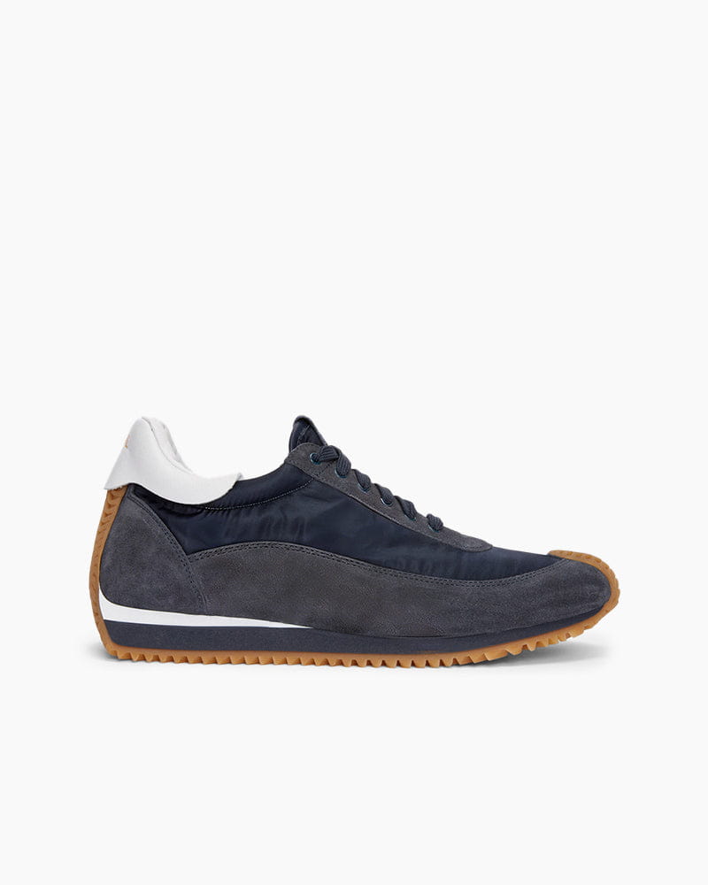 Street Fashion Gum Sole Sneaker with Curved Toe