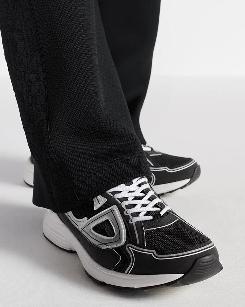 mens-elite-airport-transit-lightweight-runner