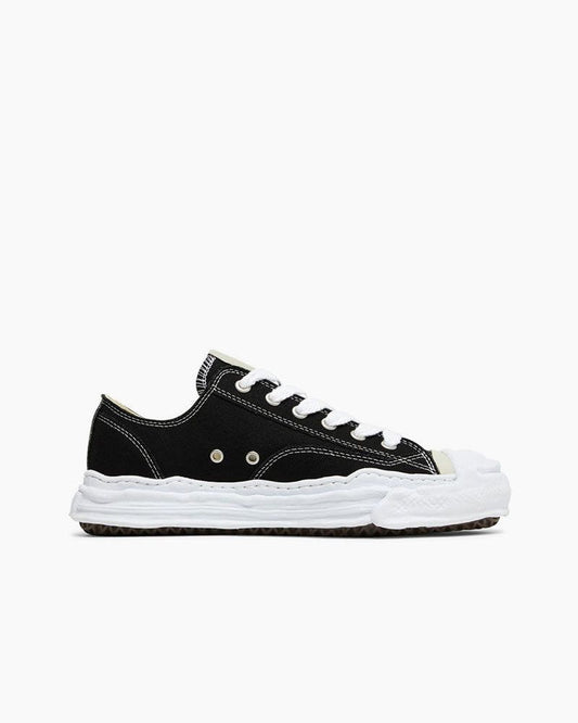OG Sole Hank Low-Top Canvas Sneakers in Black White