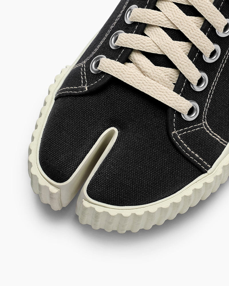 men-s-travel-ready-split-toe-low-top-sneakers