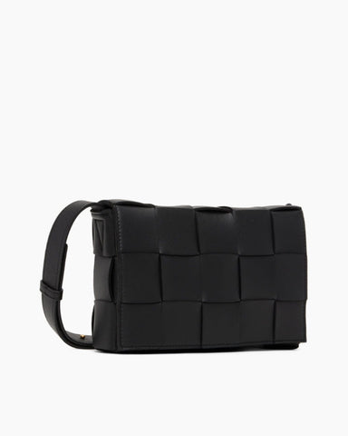 women-s-gallery-day-woven-shoulder-bag