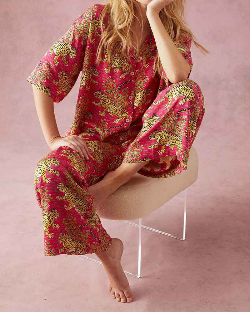 womens-tropical-resort-trendy-leopard-pajama-set