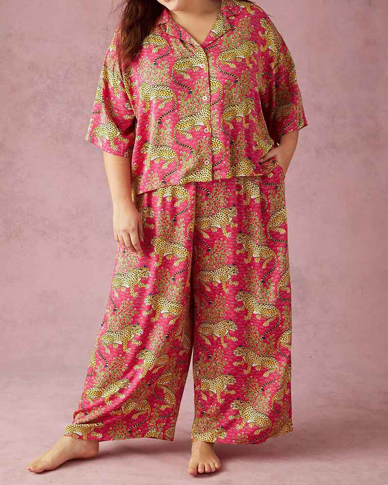 womens-tropical-resort-trendy-leopard-pajama-set