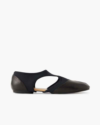 womens-airport-look-chic-split-toe-jazz-shoes
