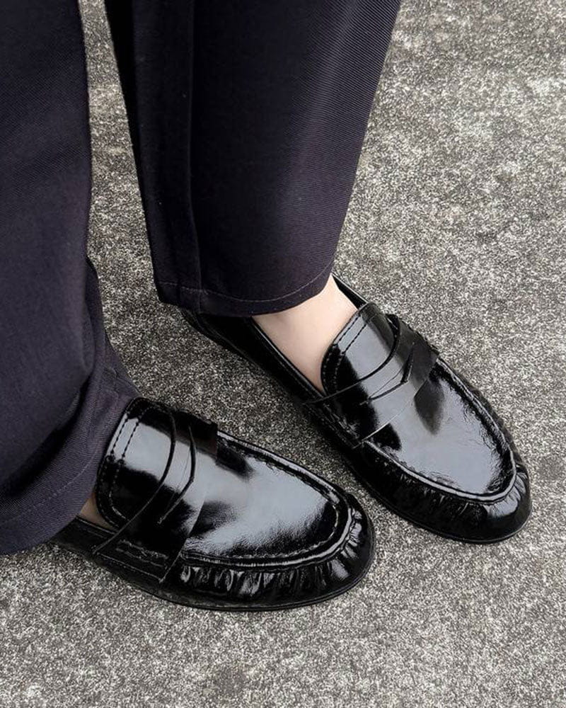 womens-commuting-leather-pleated-penny-loafers