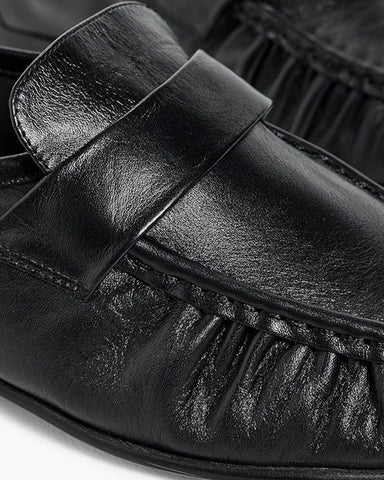 Minimalist City-ready Suede Loafers for Daily Commutes