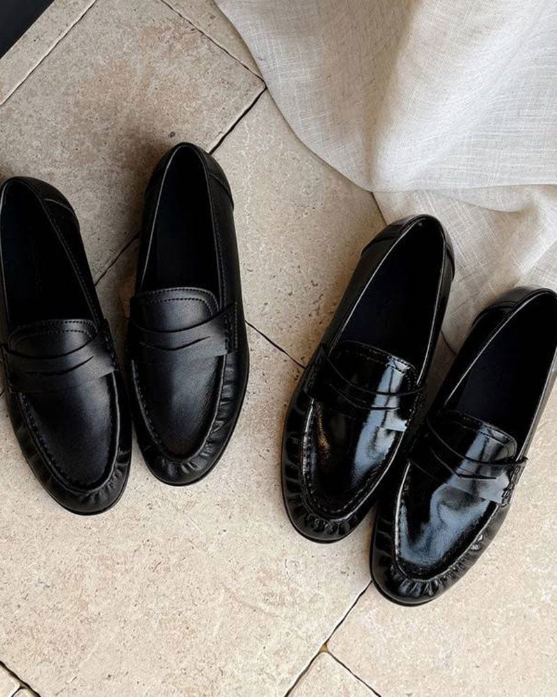 womens-commuting-leather-pleated-penny-loafers