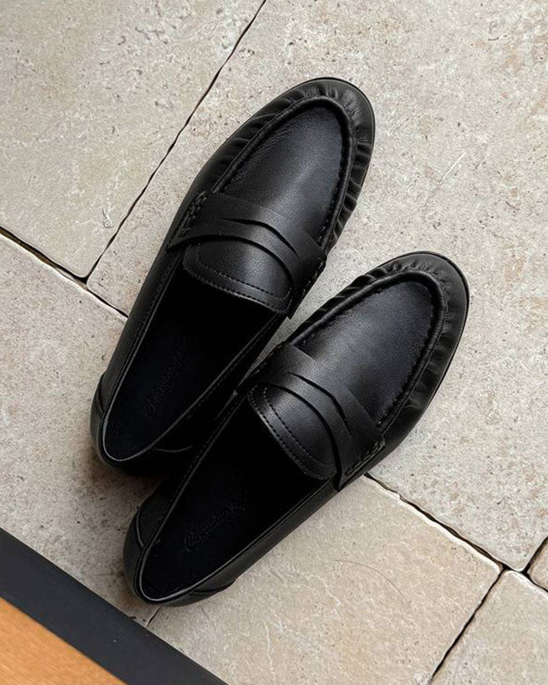 womens-commuting-leather-pleated-penny-loafers