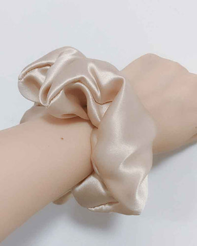 momme-mulberry-silk-scrunchie-hair-tie