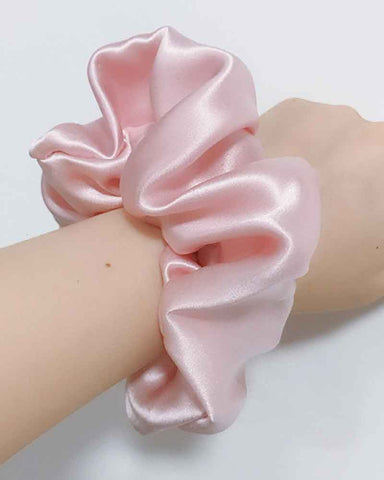 momme-mulberry-silk-scrunchie-hair-tie