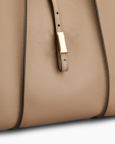 T Timeless Leather Tote Bag for Everyday Use