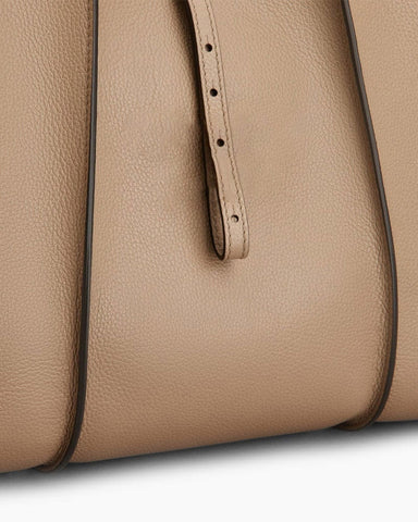 T Timeless Leather Tote Bag for Everyday Use
