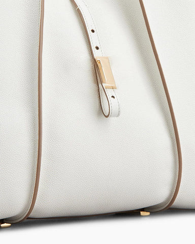 T Timeless Leather Tote Bag for Everyday Use