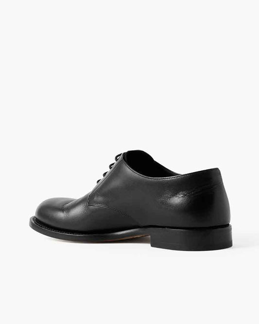 minimalist-styling-polished-calfskin-derby-seamless-molded-upper