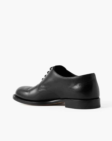 minimalist-styling-polished-calfskin-derby-seamless-molded-upper
