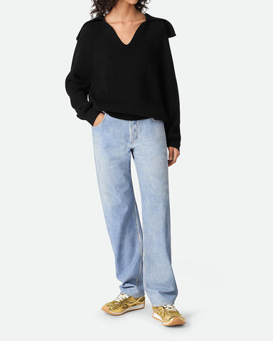 Lightweight Retro Sneaker for All-Day Comfort Breathable Cage Design