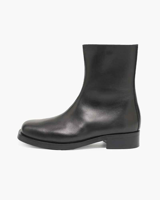Black Leather Boots for Modern Daily Uniforms