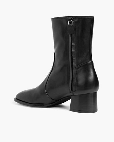 pre-salewomens-boutique-hopping-chic-minimalist-walking-booties