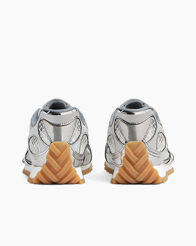 Lightweight Retro Sneaker for All-Day Comfort Breathable Cage Design