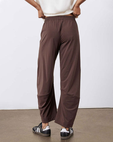 womens-power-meeting-on-the-loose-work-pant