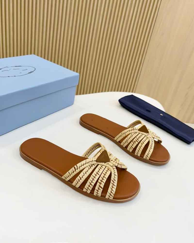 Cozy-Beach-Day-Crochet-Raffia-Slides-9