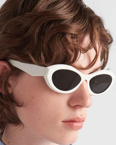 womens-sinuous-frame-sunglasses