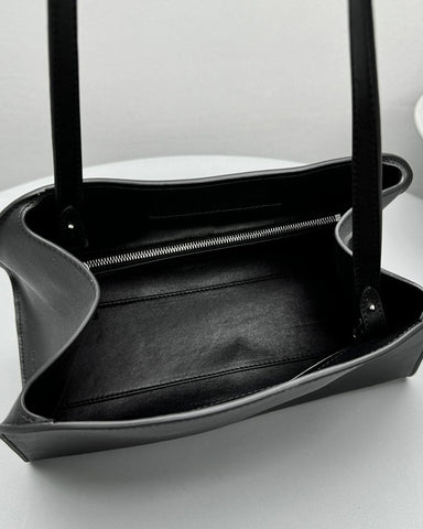 Evening-Stroll-Minimal-Leather-Shoulder-Clutch-3