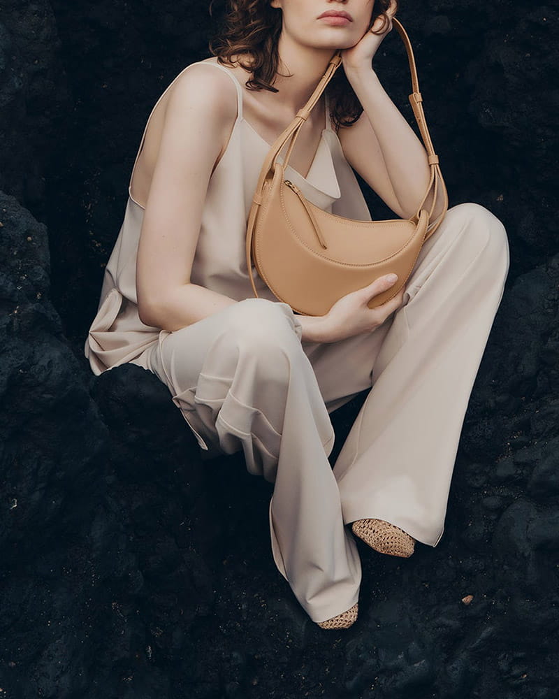 Everyday-City-Textured-Leather-Shoulder-Bag-1