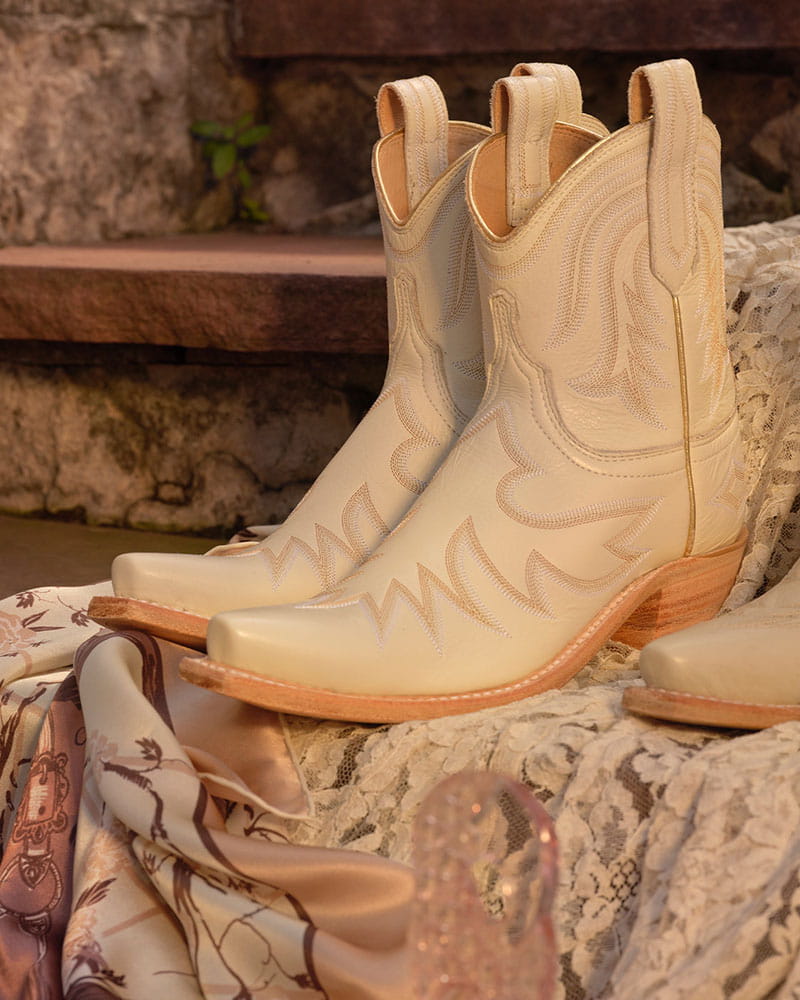 Weekend-Western-Stitch-Leather-Ankle-Boots-4