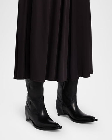 Everyday-City-Stroll-Curved-Heel-Leather-Boots-6