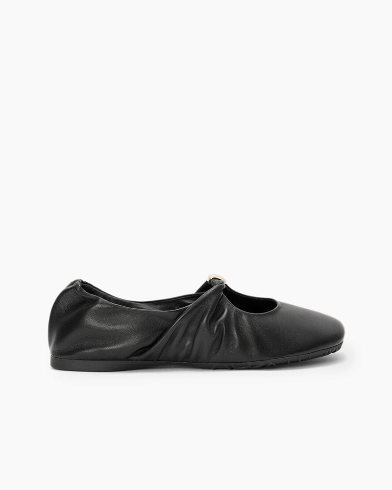 Women‘s Velvet Touch Leather Flats