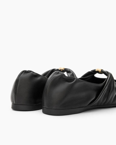 Women‘s Velvet Touch Leather Flats