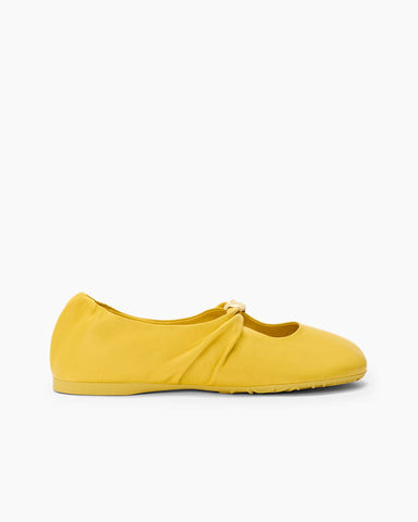 Women‘s Velvet Touch Leather Flats