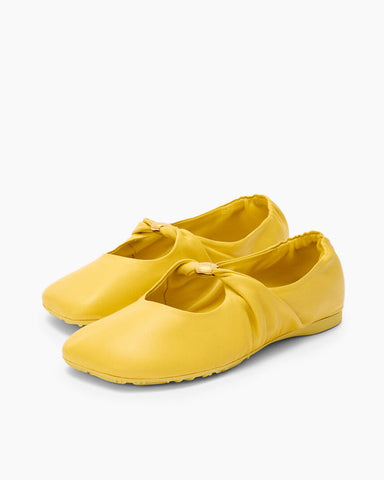 Women‘s Velvet Touch Leather Flats