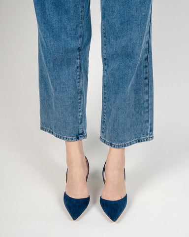 Minimalist-Suede-Pointed-Toe-Mid-Heel-Pumps