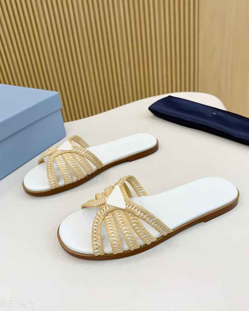Cozy-Beach-Day-Crochet-Raffia-Slides-5