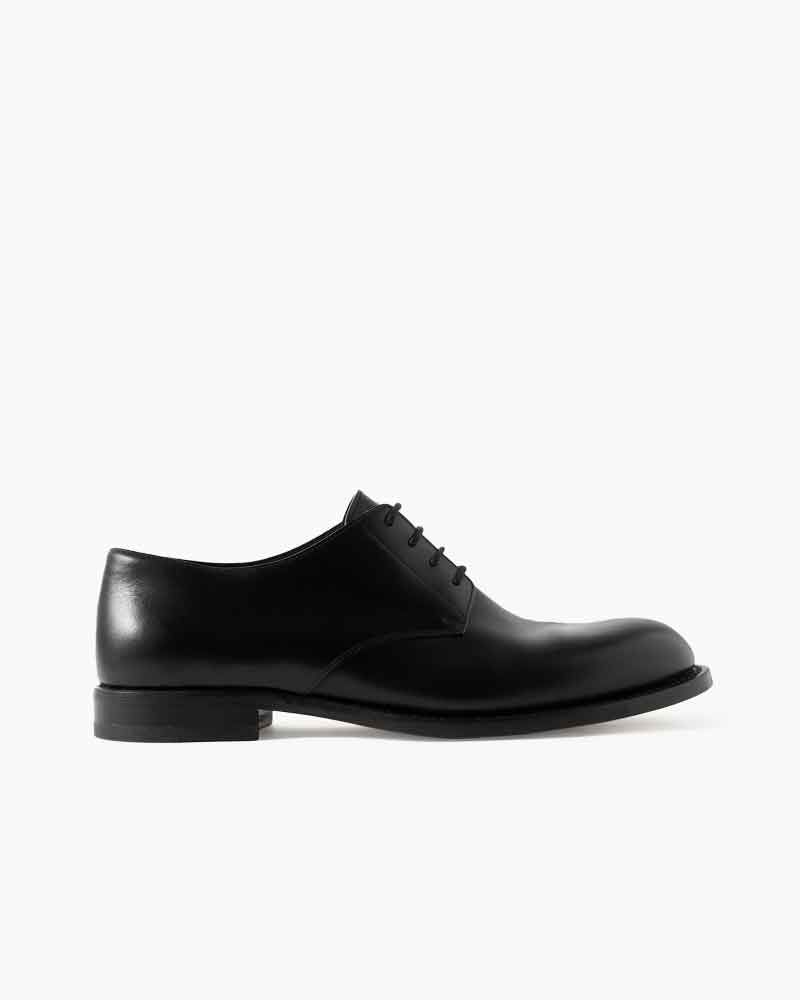 minimalist-styling-polished-calfskin-derby-seamless-molded-upper
