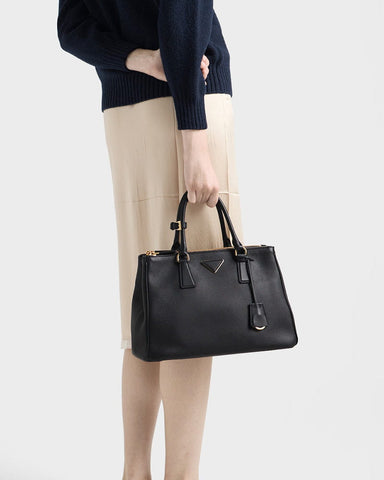 Black Soft Pebbled Grain Shoulder Handbag with Double Zip