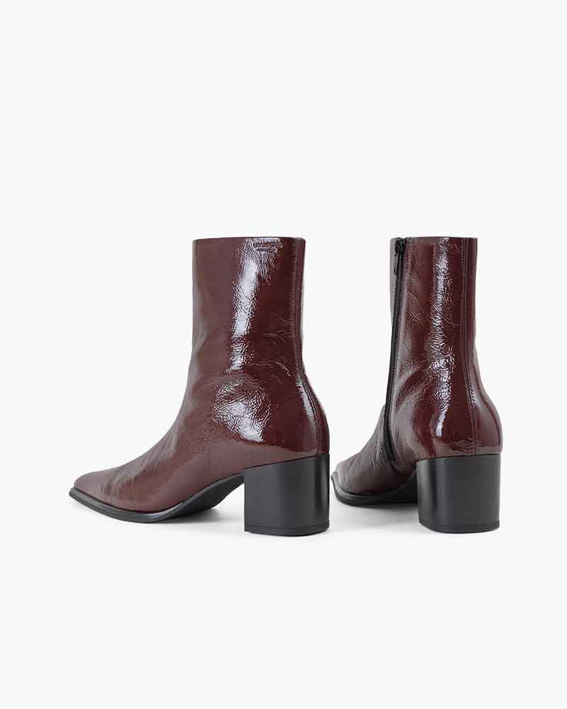 womens-office-chic-leather-zip-up-ankle-booties