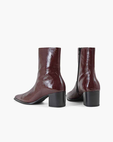womens-office-chic-leather-zip-up-ankle-booties