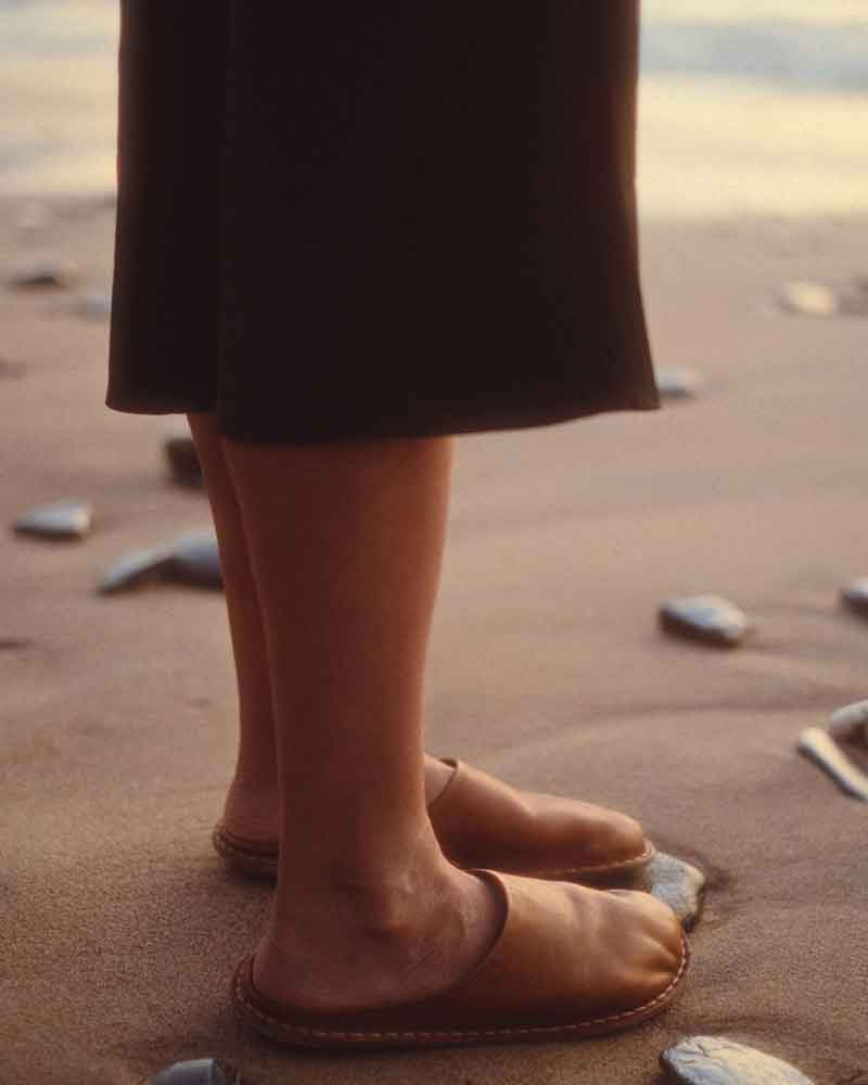 pre-salewomens-daily-wellness-breathable-leather-slides