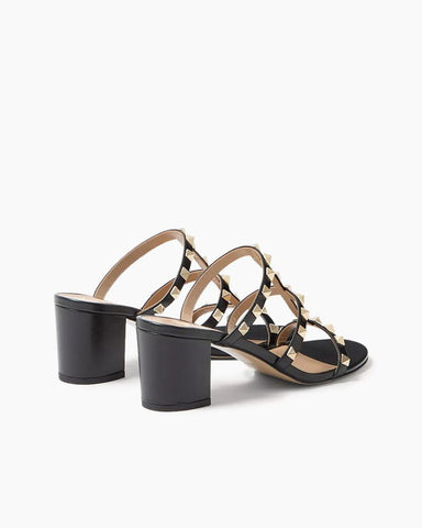 Woman Rockstud Leather Sandal