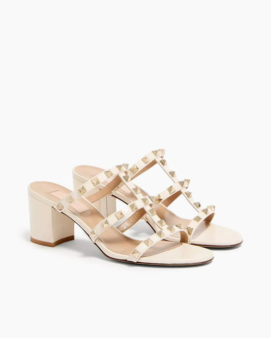 Woman Rockstud Leather Sandal