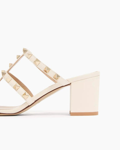 Woman Rockstud Leather Sandal