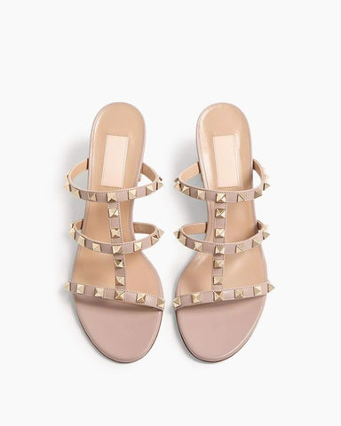 Woman Rockstud Leather Sandal