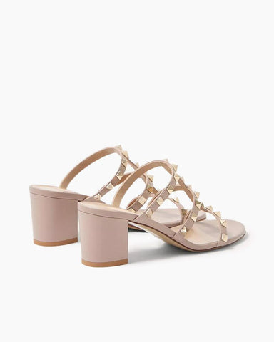 Woman Rockstud Leather Sandal