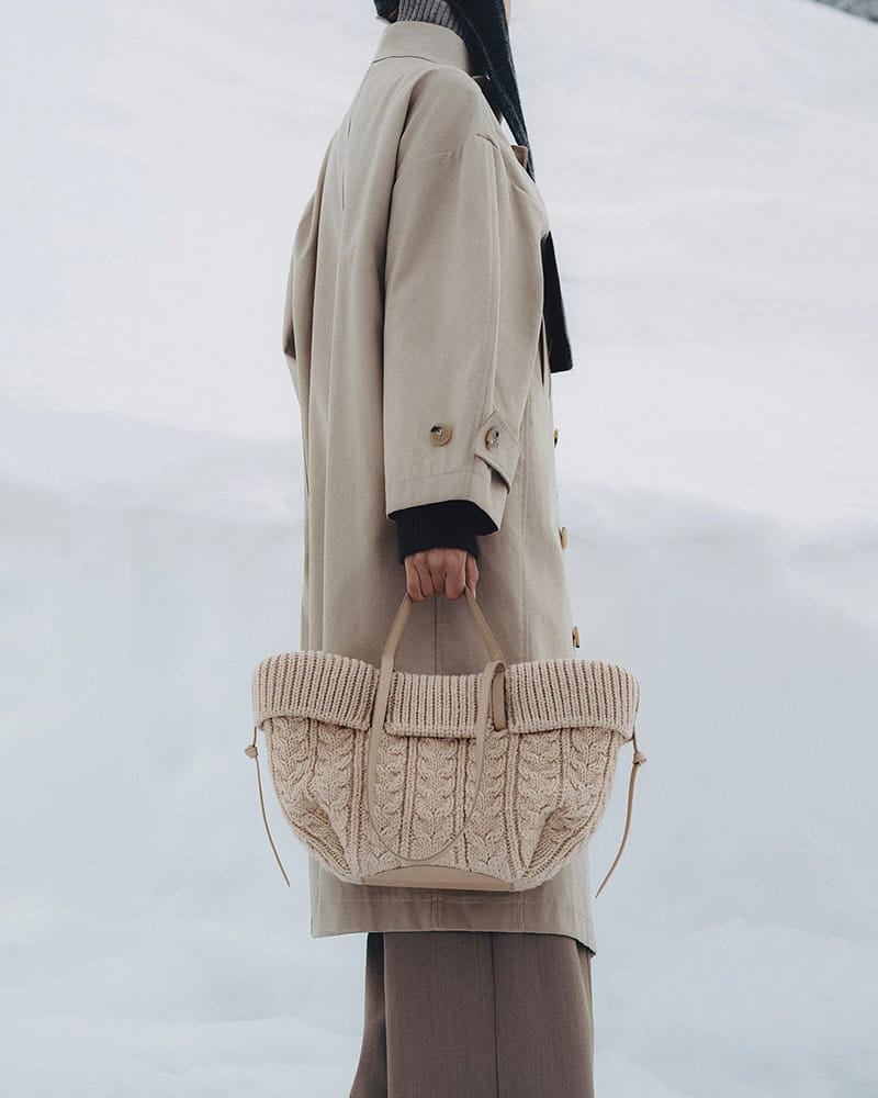 Cozy-City-Stroll-Mini-Crossbody-Bag-9