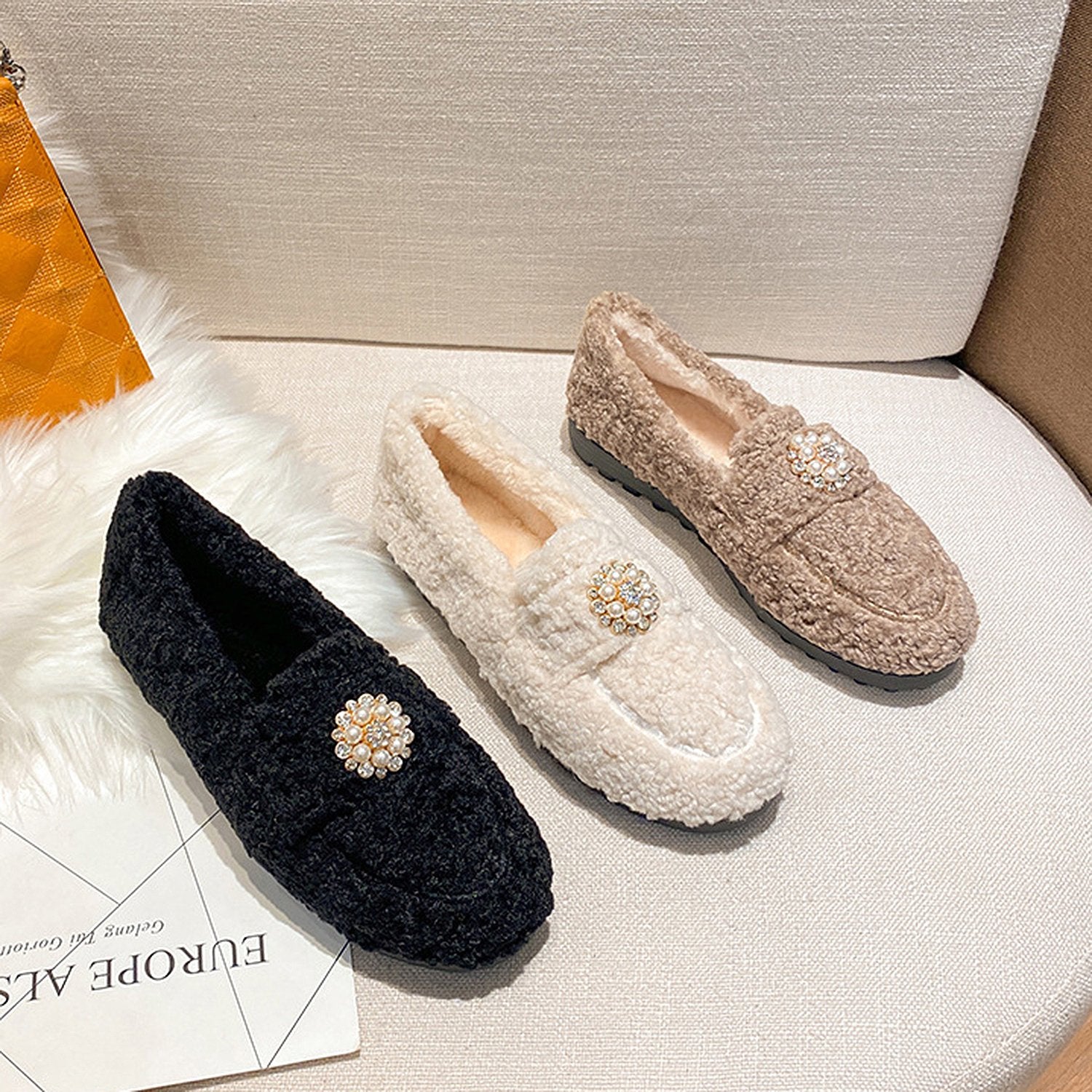 Pearl-Flat-Bottom-Fur-Loafers